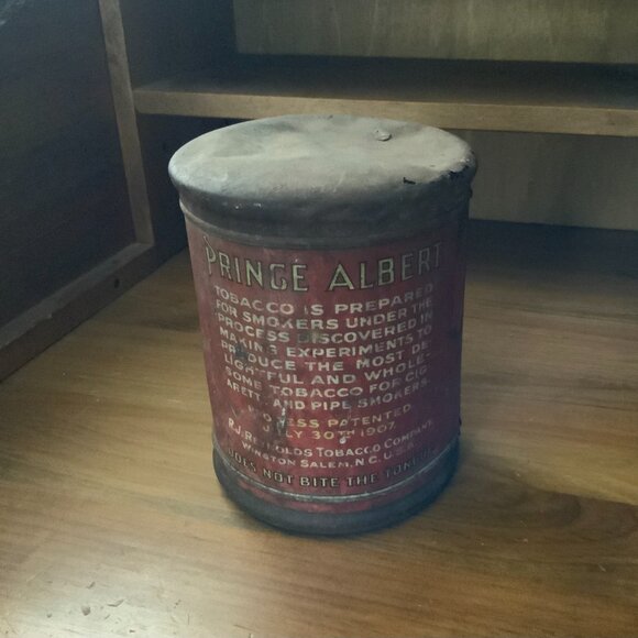 VINTAGE PRINCE ALBERT ROUND TOBACCO TIN CRIMP CUT 6" - Picture 2 of 5